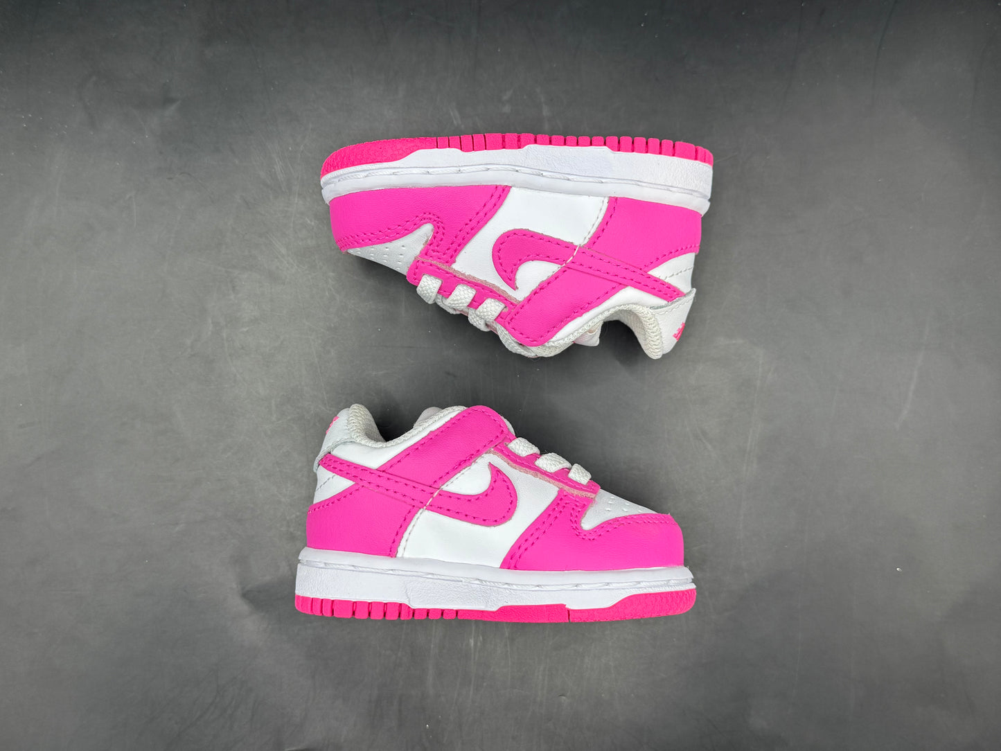 (2C) Nike Dunk Low Laser Fuchsia