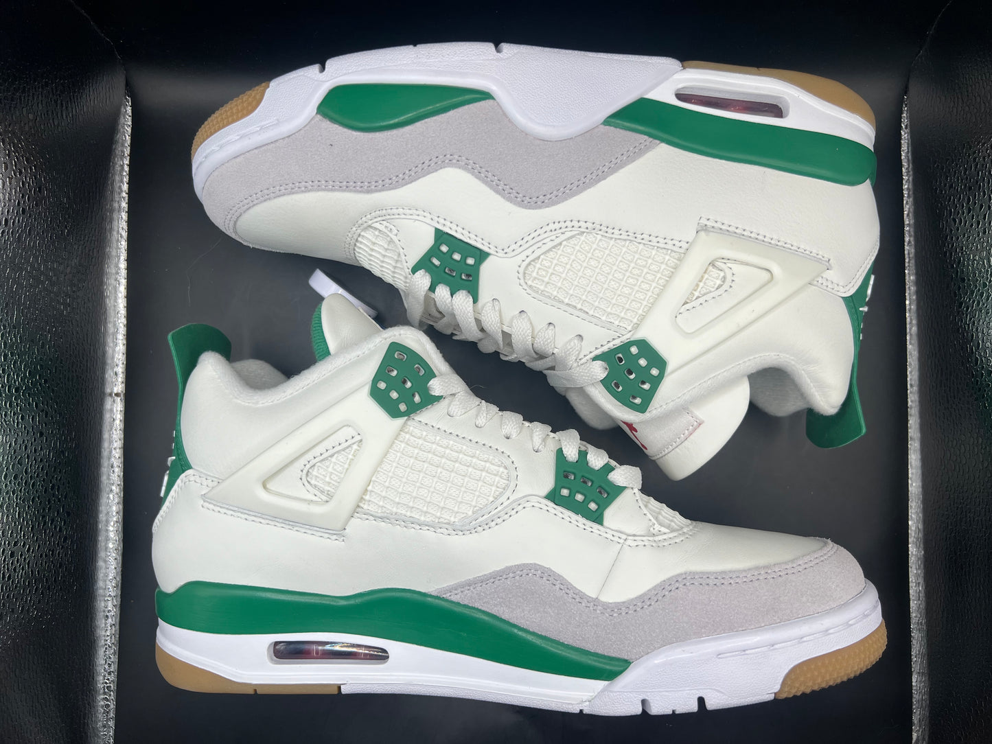 (9.5) SB x Jordan 4 Retro Pine Green