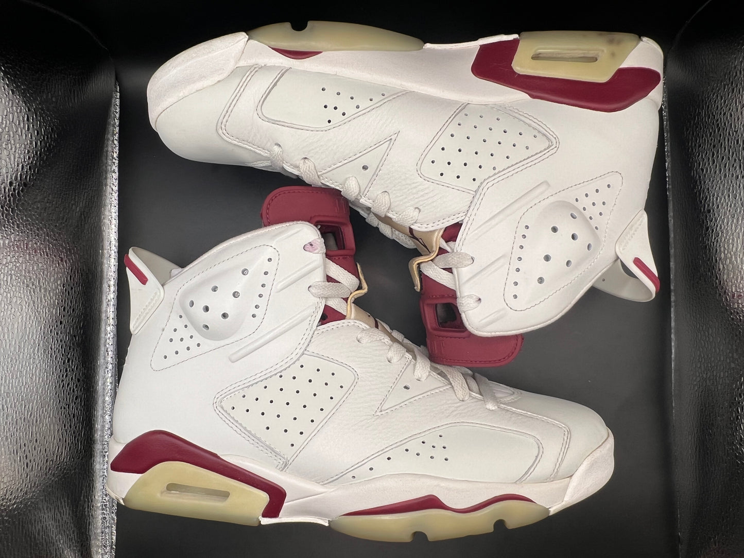 (10.5) Jordan 6 Retro Maroon