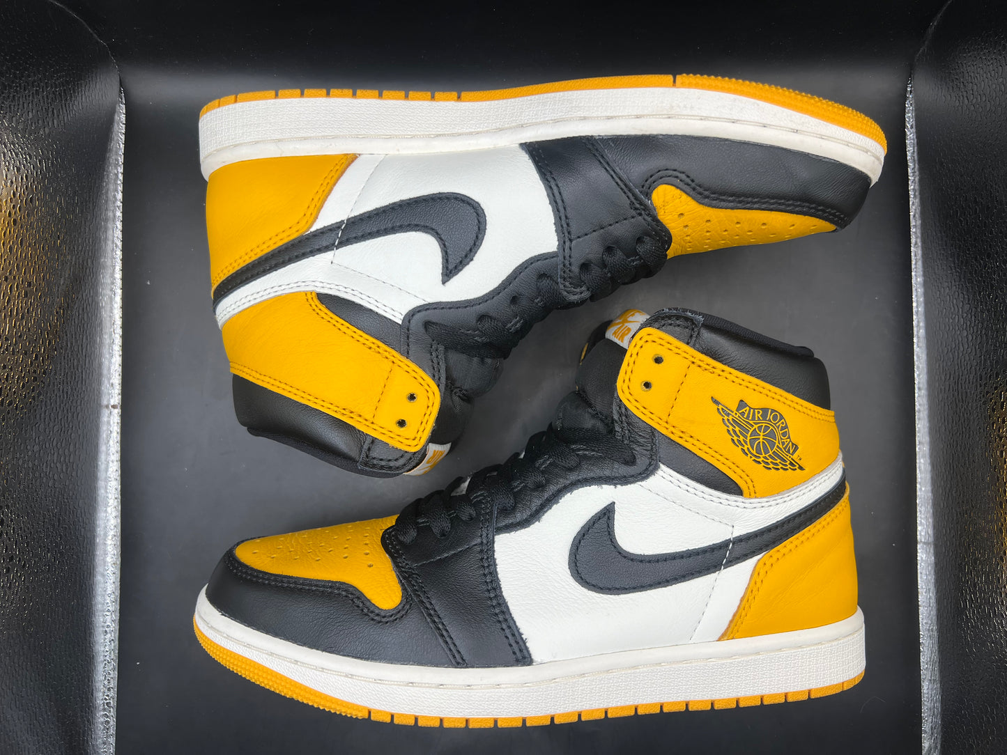 (8) Jordan 1 Retro High OG Taxi