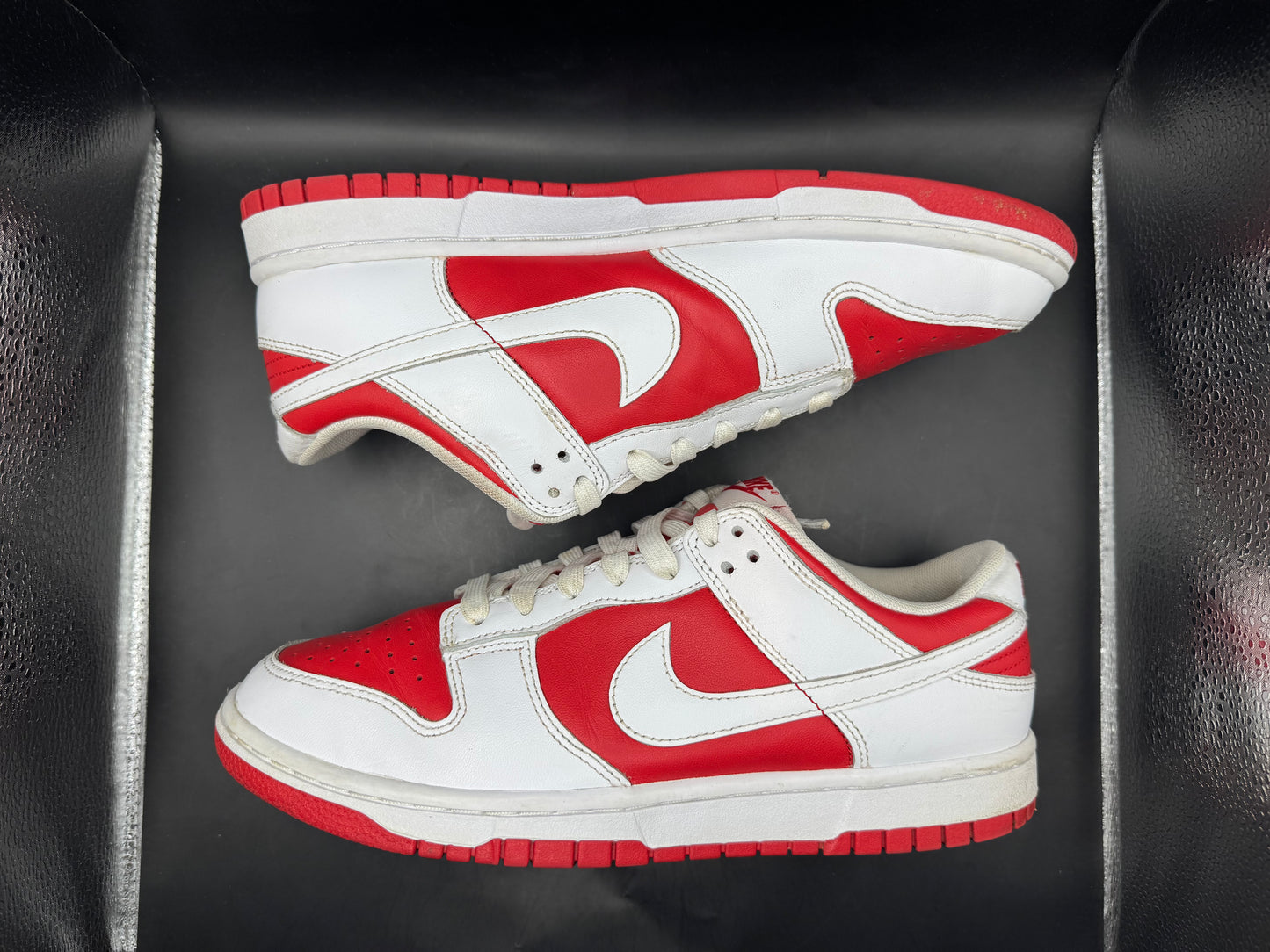 (8.5) Nike Dunk Low Championship Red