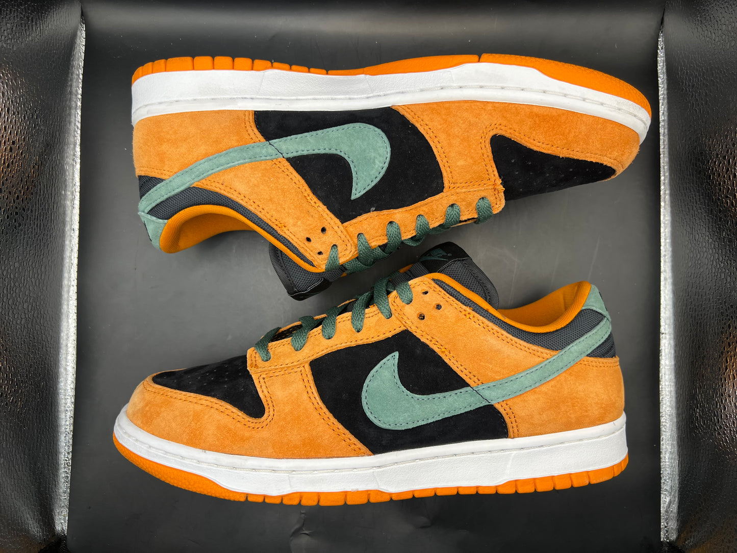 (9) Nike Dunk Low SP Retro Ceramic