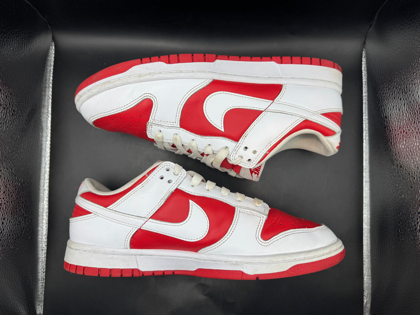 (8.5) Nike Dunk Low Championship Red