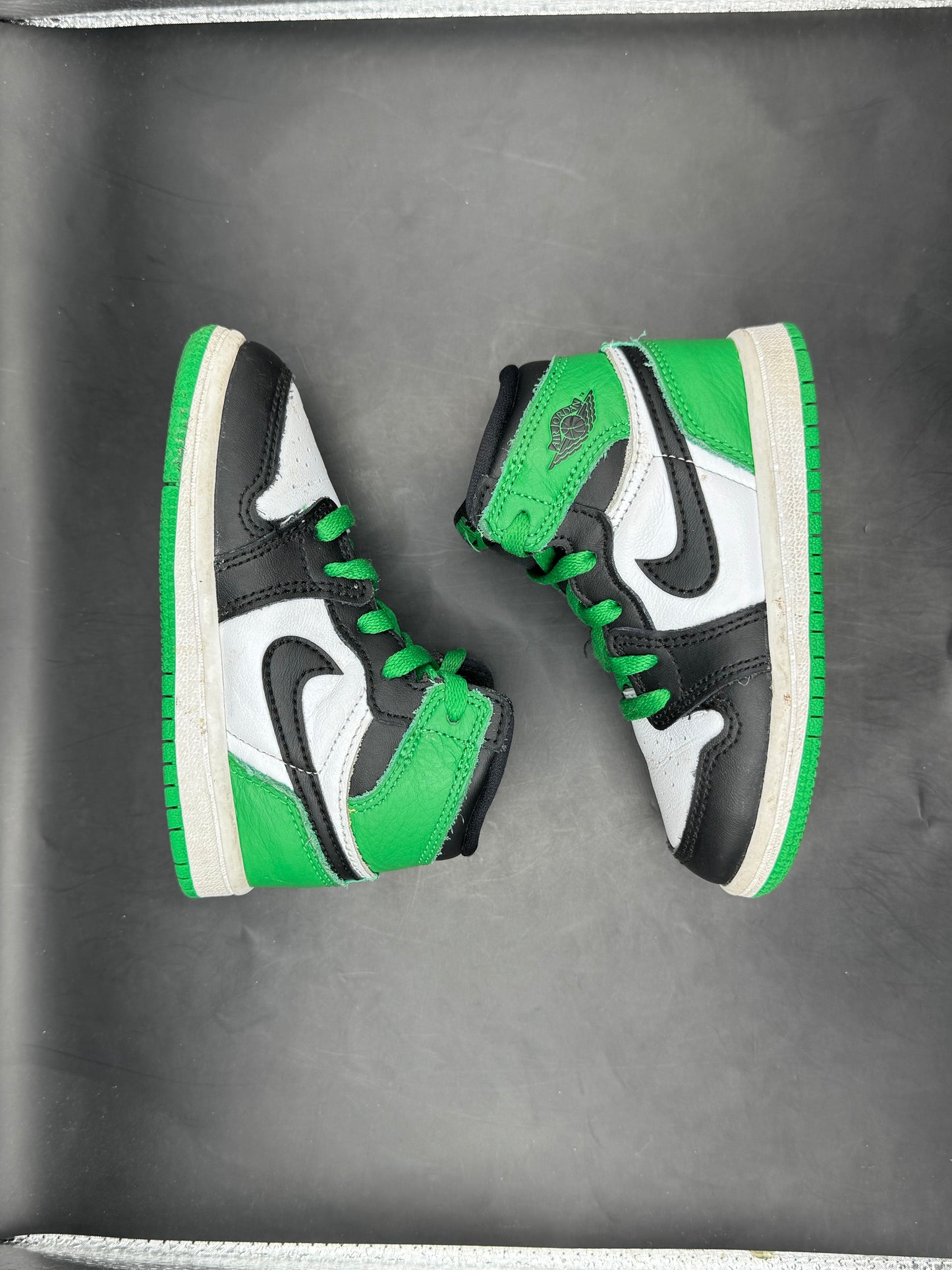 (7C) Jordan 1 Retro High OG Lucky Green