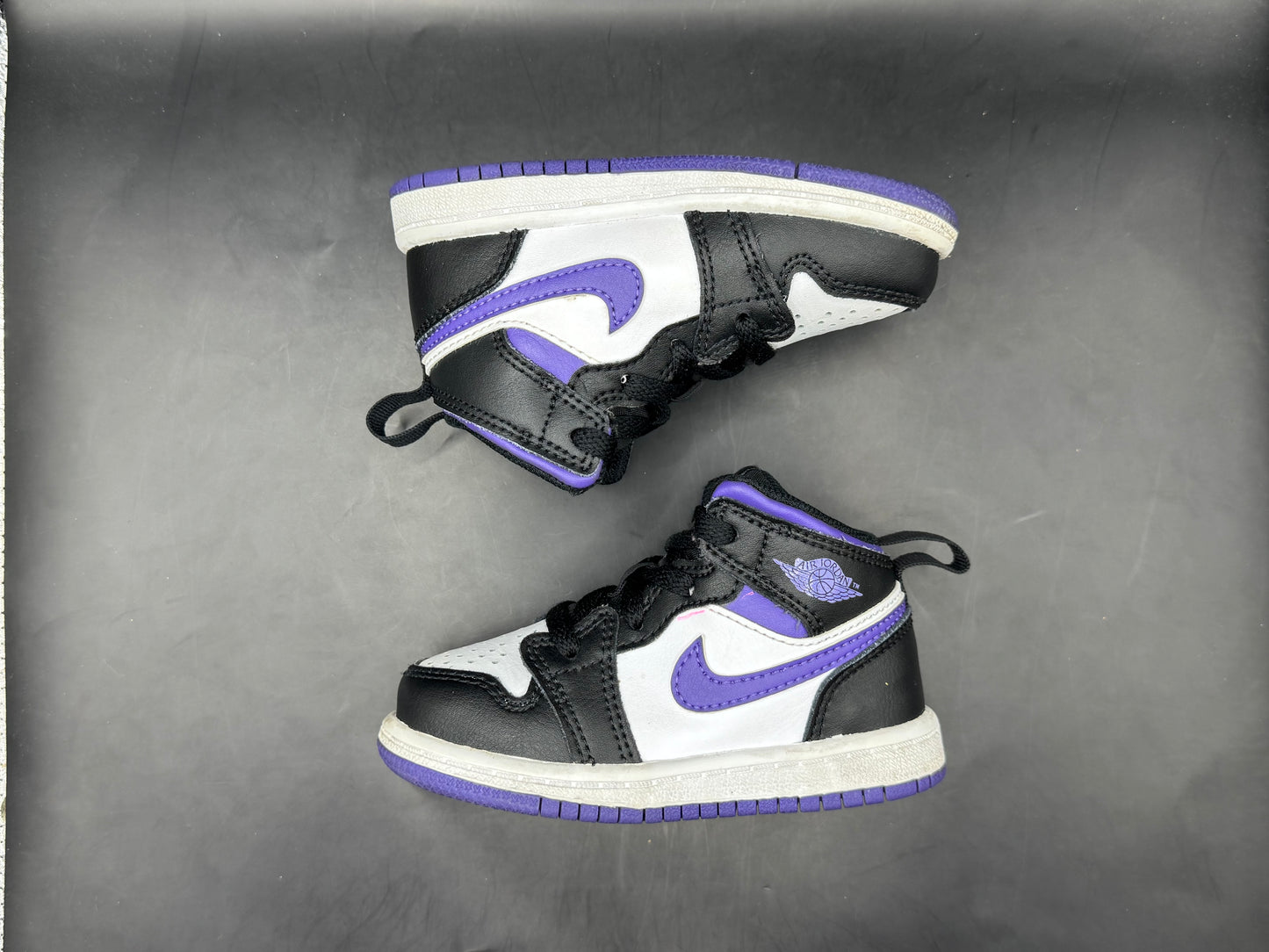 (6C) Jordan 1 Mid Dark Iris