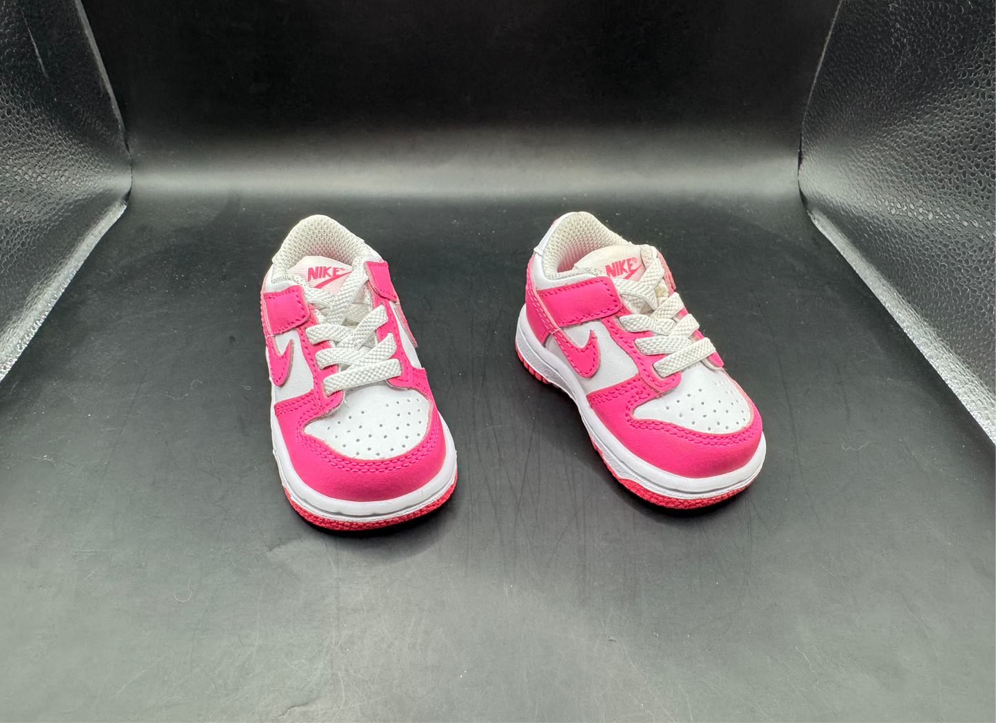 (2C) Nike Dunk Low Laser Fuchsia