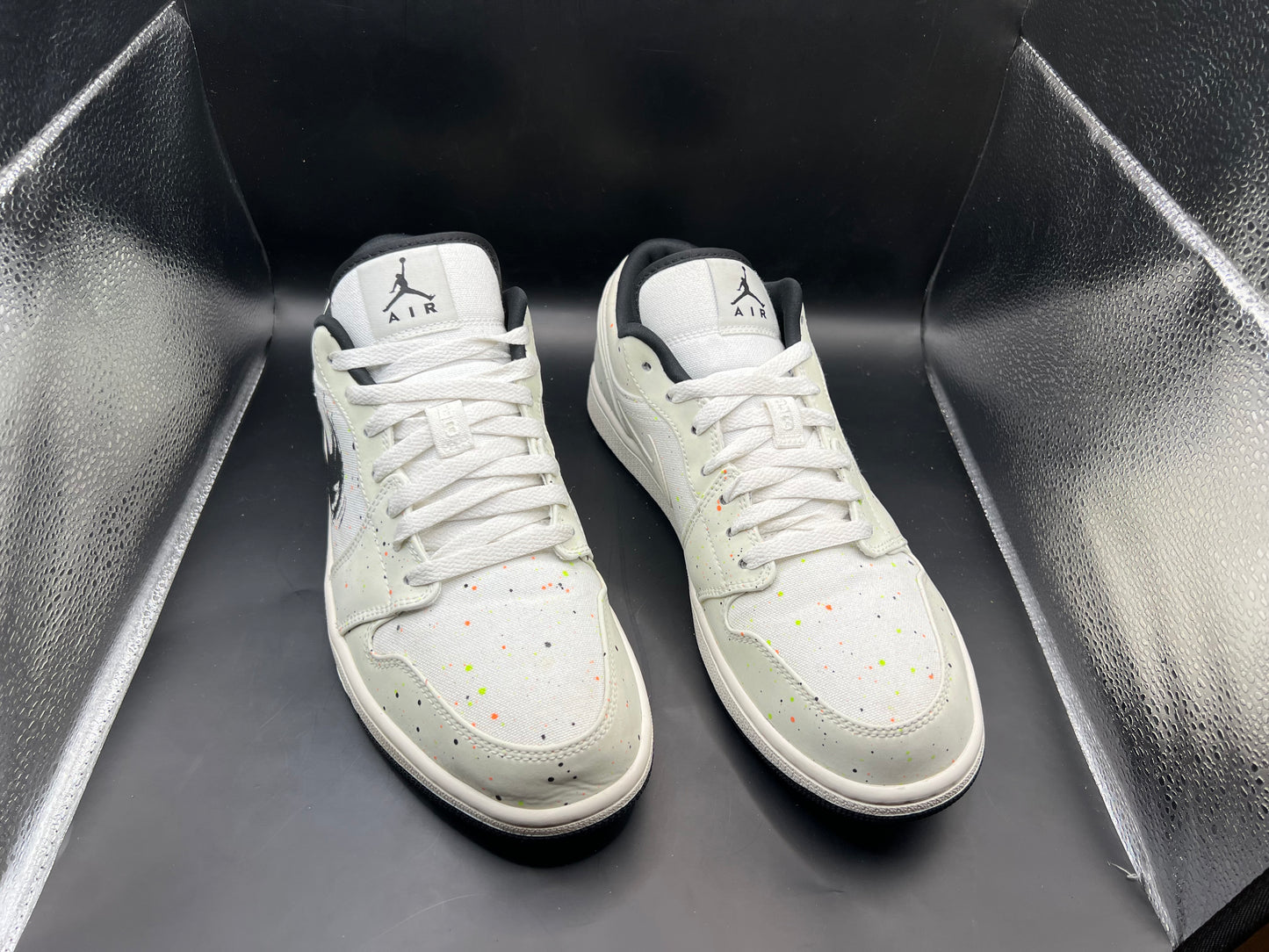 (11) Jordan 1 Low Paint Splatter