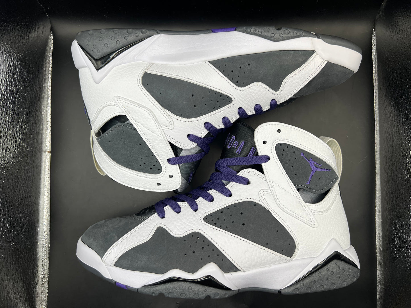 (8) Jordan 7 Retro Flint