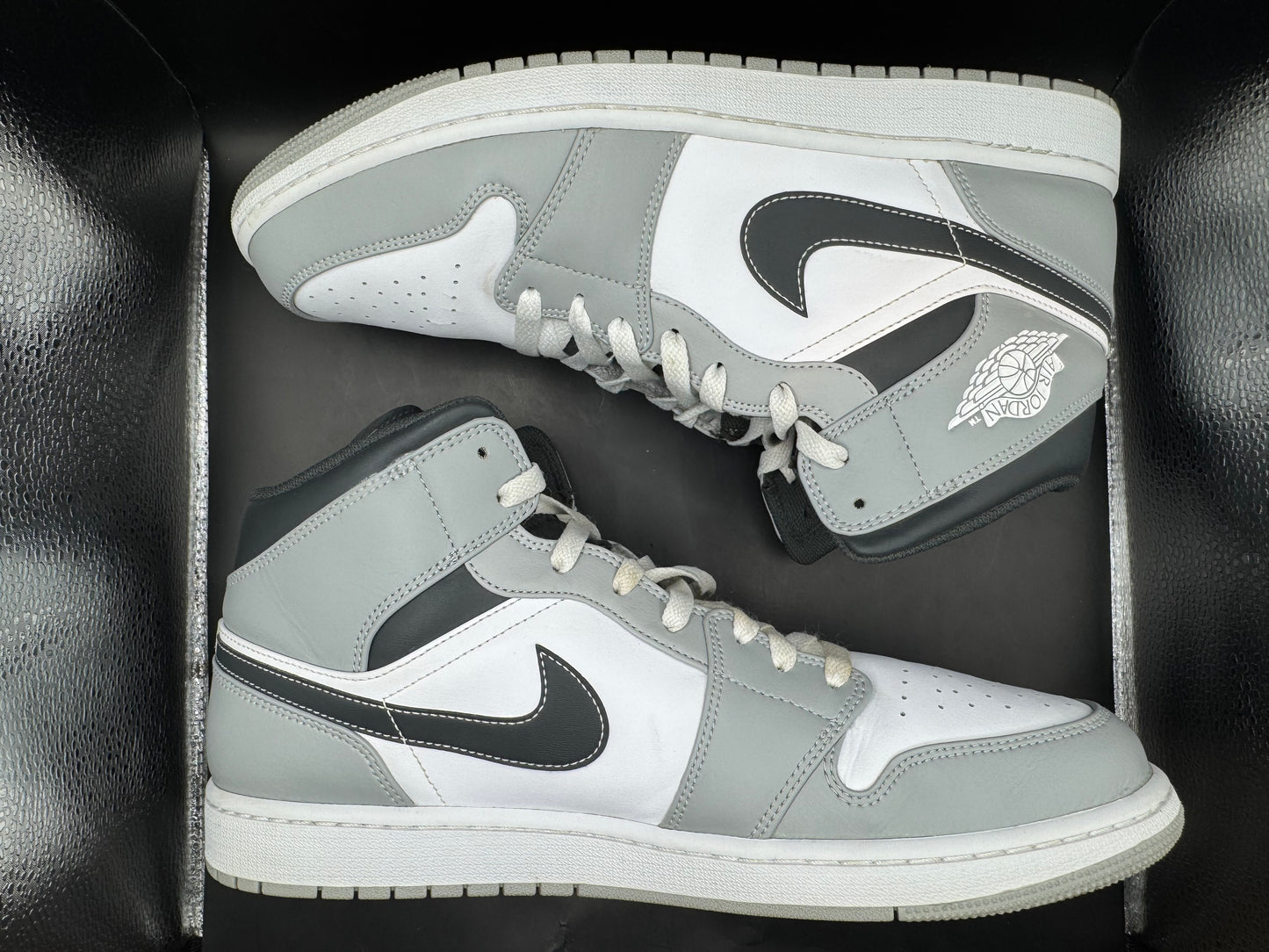 (14) Jordan 1 Mid Light Smoke Grey