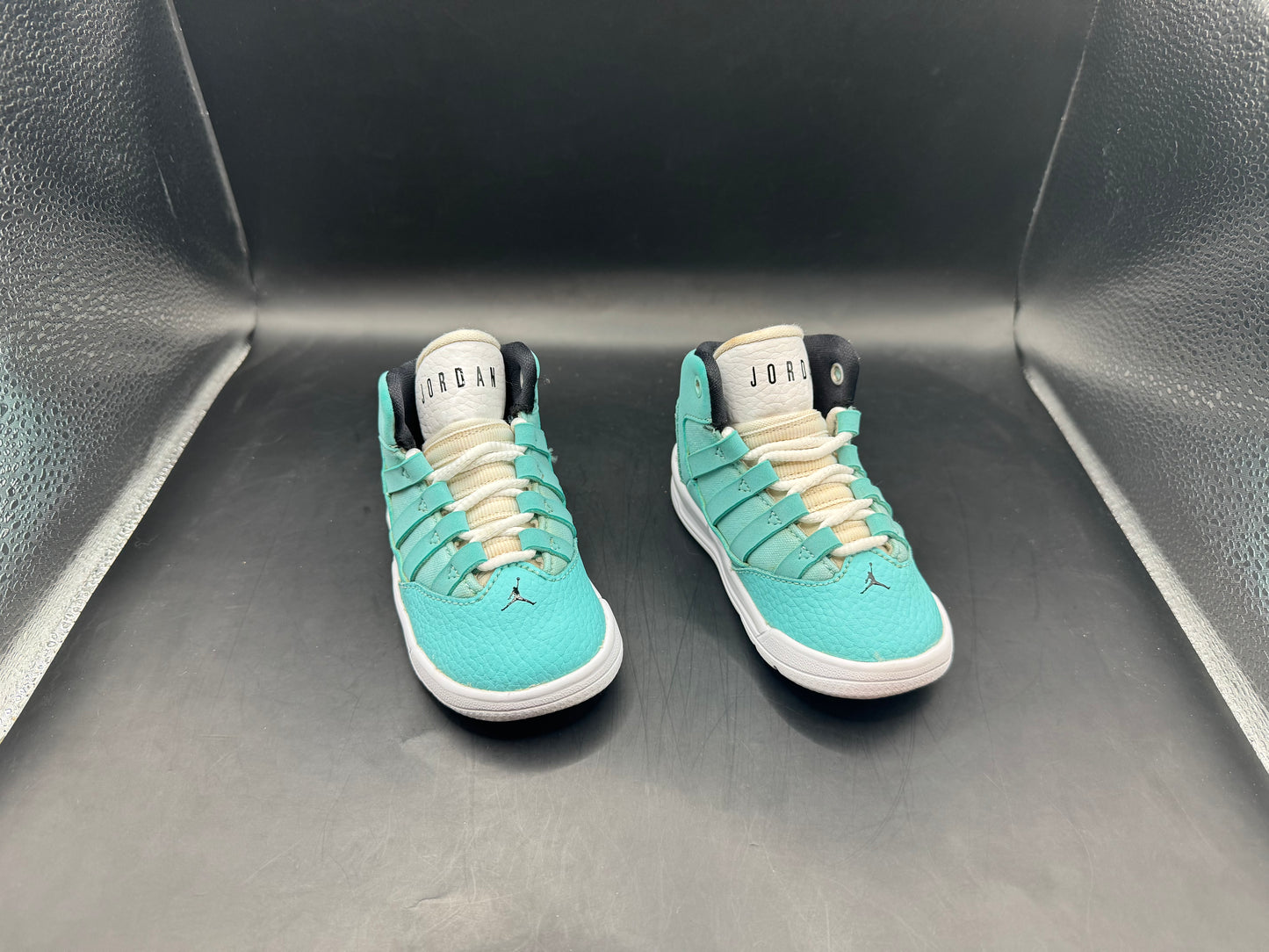 (5C) Jordan Max Aura Light Aqua