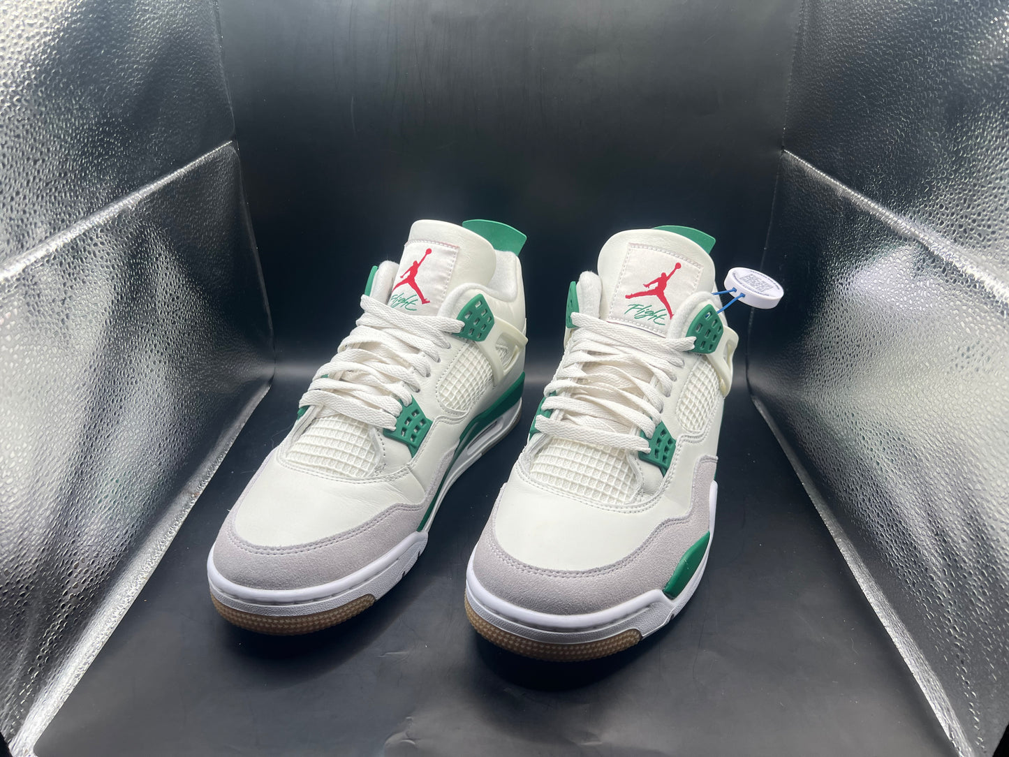 (9.5) SB x Jordan 4 Retro Pine Green