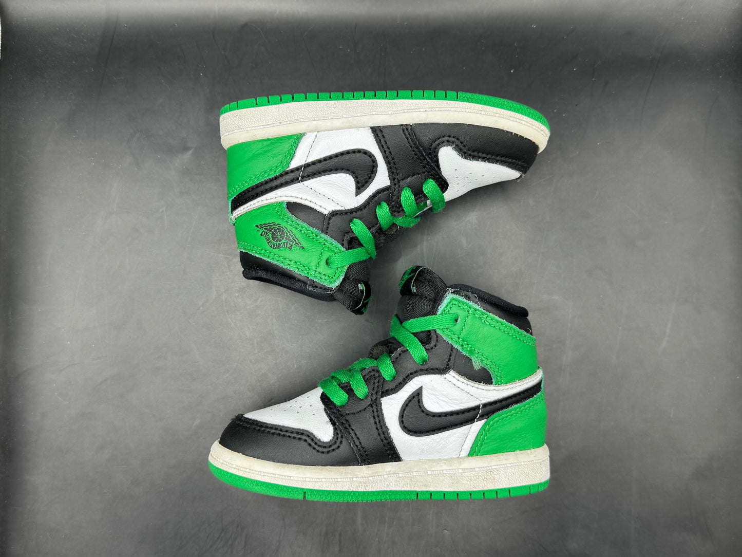 (6C) Jordan 1 Retro High OG Lucky Green