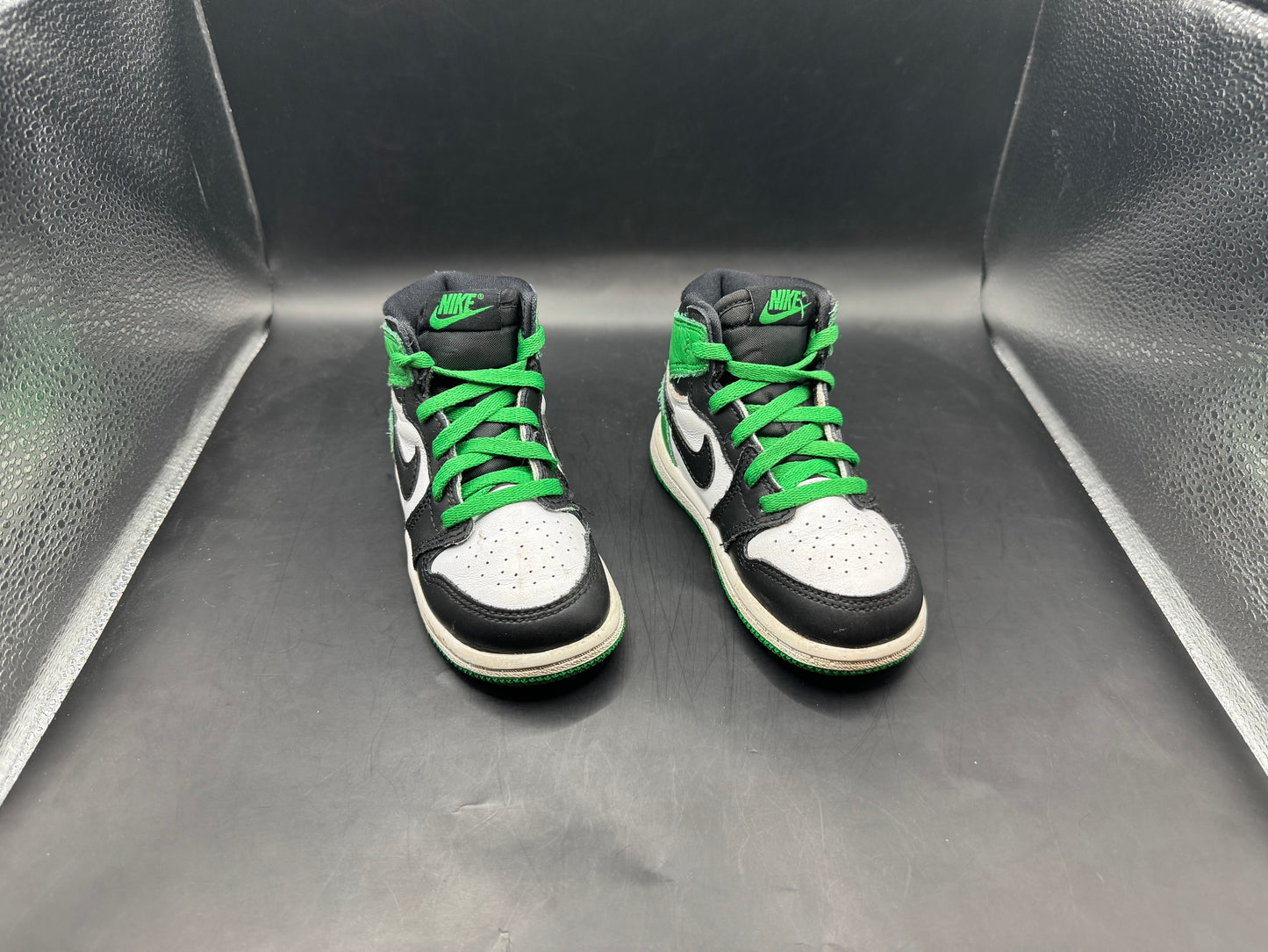 (7C) Jordan 1 Retro High OG Lucky Green