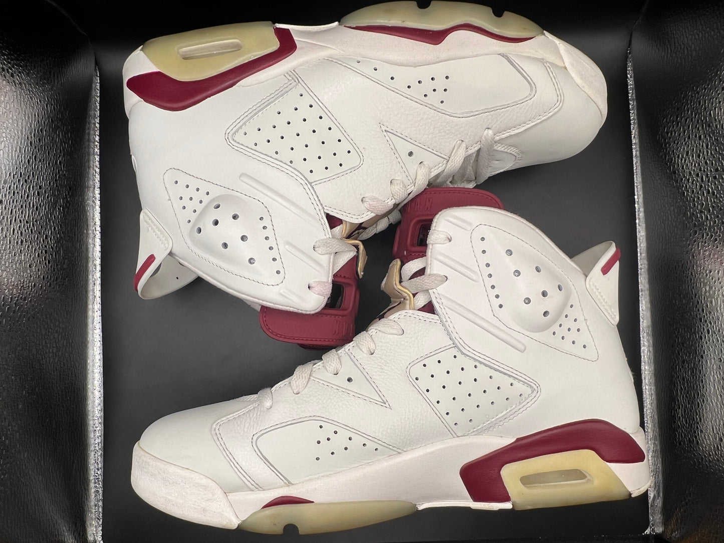 (10.5) Jordan 6 Retro Maroon