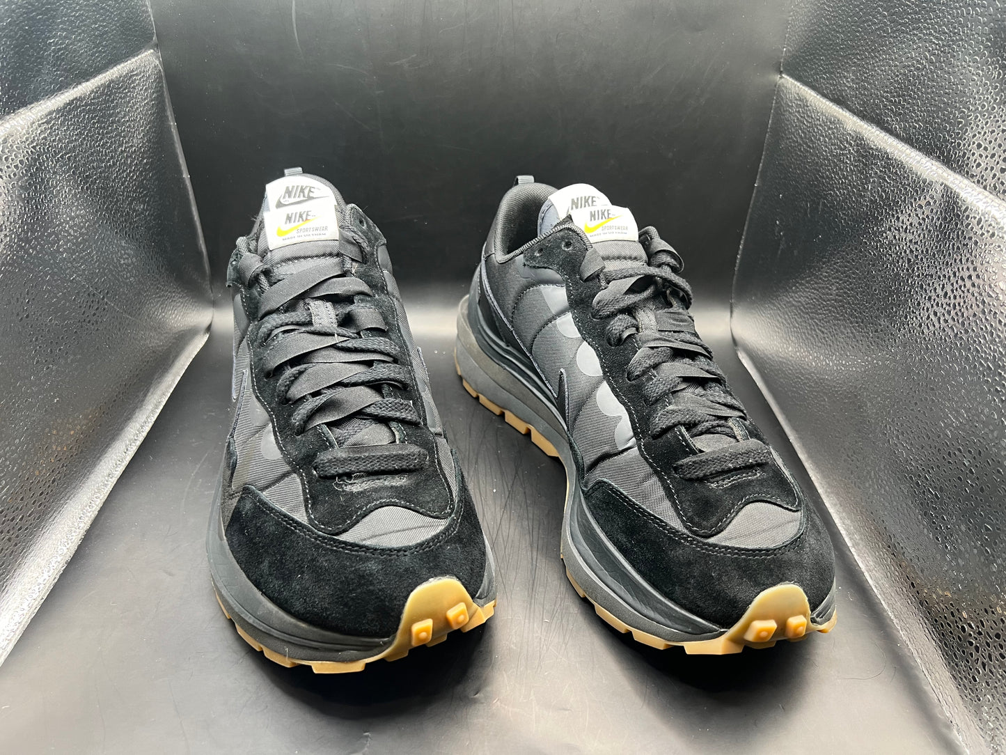 (11) Sacai x VaporWaffle Black Gum