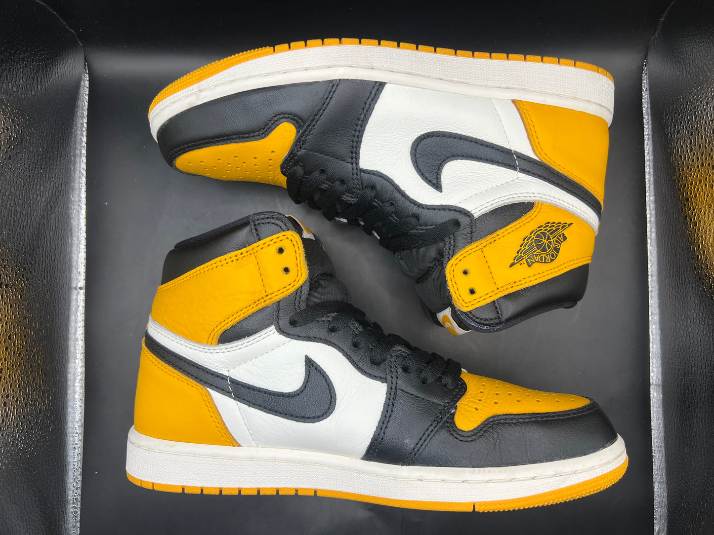 (8) Jordan 1 Retro High OG Taxi